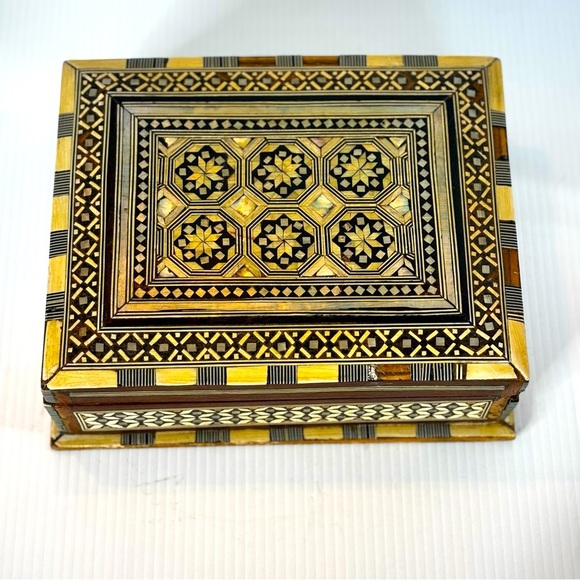 Middle Eastern Moroccan Moorish Inlaid Wooden Trinket Jewelry Box Side Hinge - Picture 1 of 16
